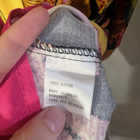 Cynthia Rowley Tunic Blouse Size 1X Button-up in Vivid Yellow Pink Purple Floral - Picture 5 of 5